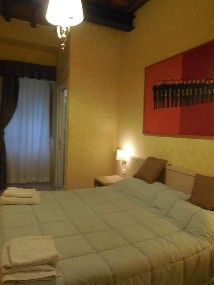 Daniel's 3*